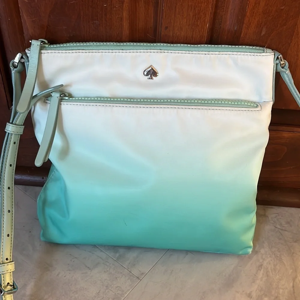 Kate Spade  nearly new  2 piece Nylon Travel crossbody& Makeup Bag  Ombre  Clean
